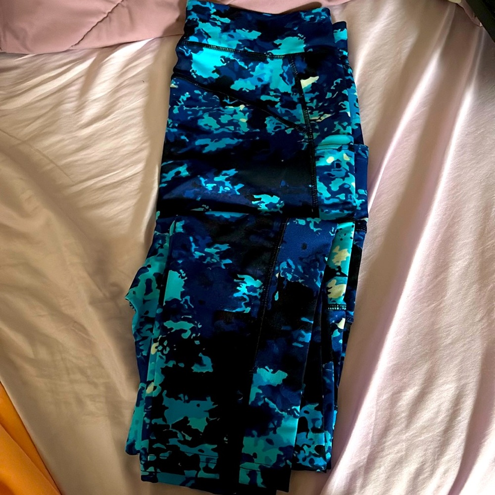 Pop Fit High Rise Patterned Leggings W/Pockets